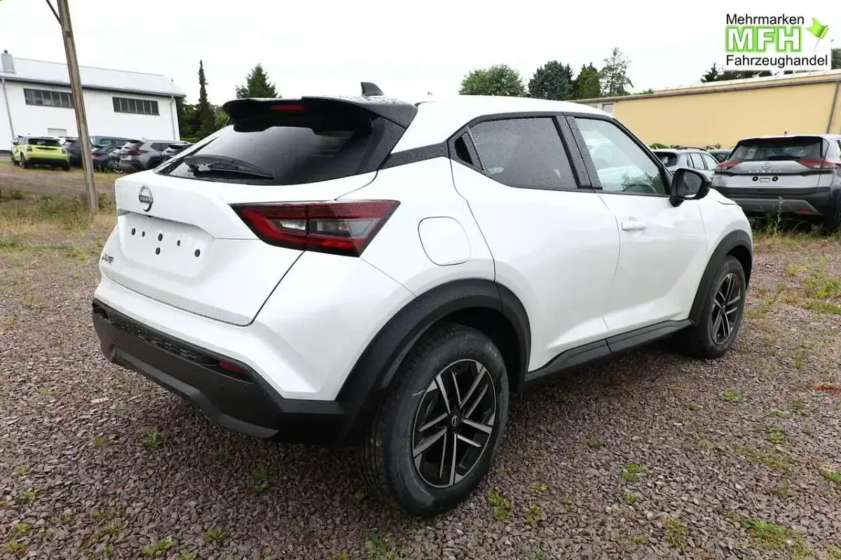 Neu Nissan Juke N-Connecta 114 PS (83 kW) 2025 Pearl white metallic SUV