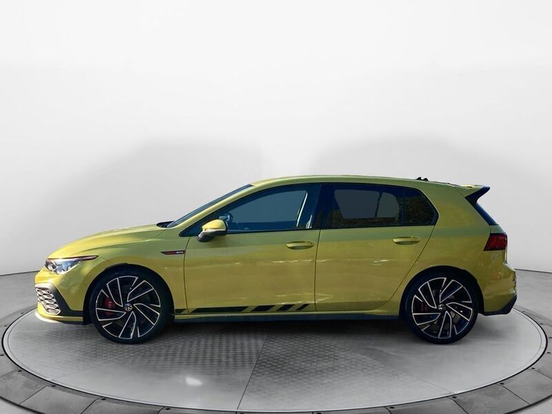 Gebraucht VW Golf VIII GTI Clubsport 301 PS (221 kW) 2023 Limonengelb metallic Limousine
