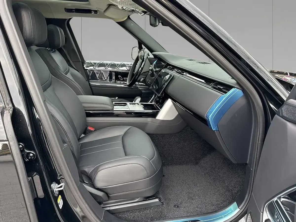 Gebraucht Land Rover Range Rover Autobiography 558 PS (410 kW) 2026 Santorini black SUV