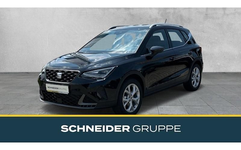 Midnight schwarz metallic Gebraucht 2024 Seat Arona FR SUV | 23.990 € (Teuer) - Bild 1/4