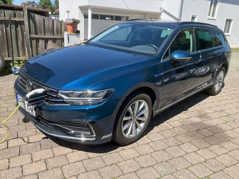 Gebraucht VW Passat GTE 156 PS (114 kW) 2021 Blau Kombi