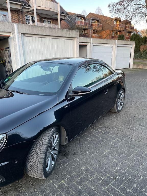 Second-hand VW Eos Cup 122 CP (89 kW) 2014 Negru Cabrio