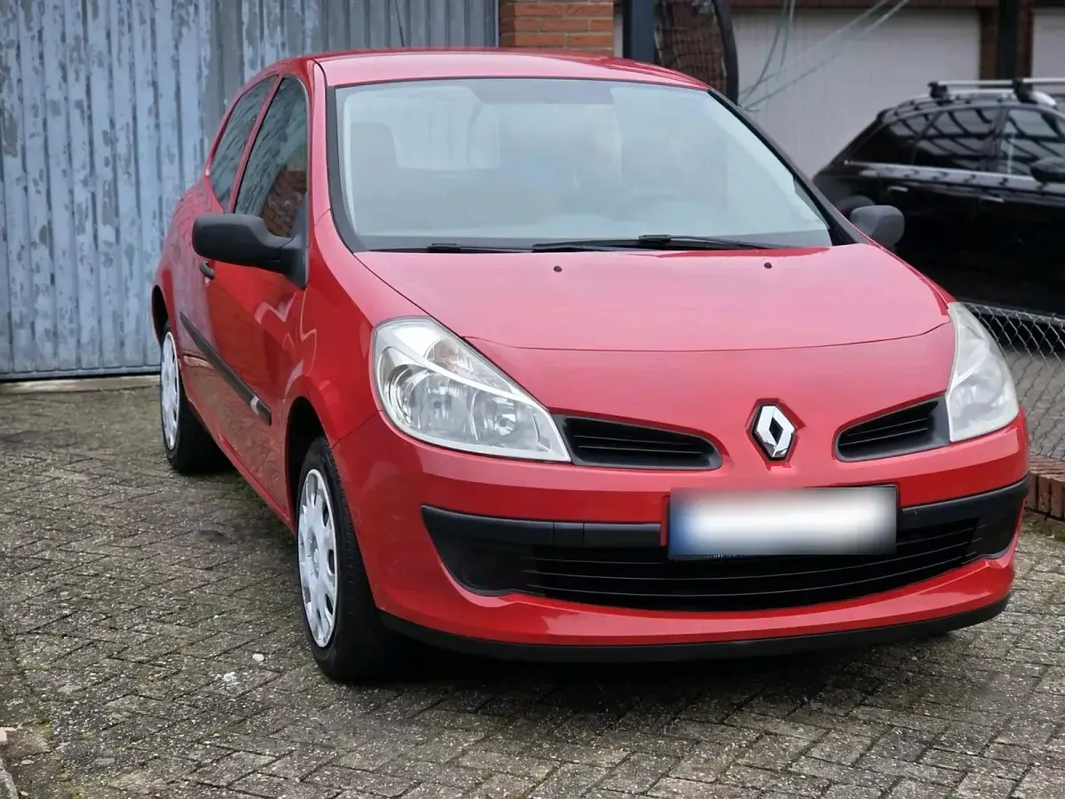 Używany Renault Clio II 2007 Czerwony Hatchback