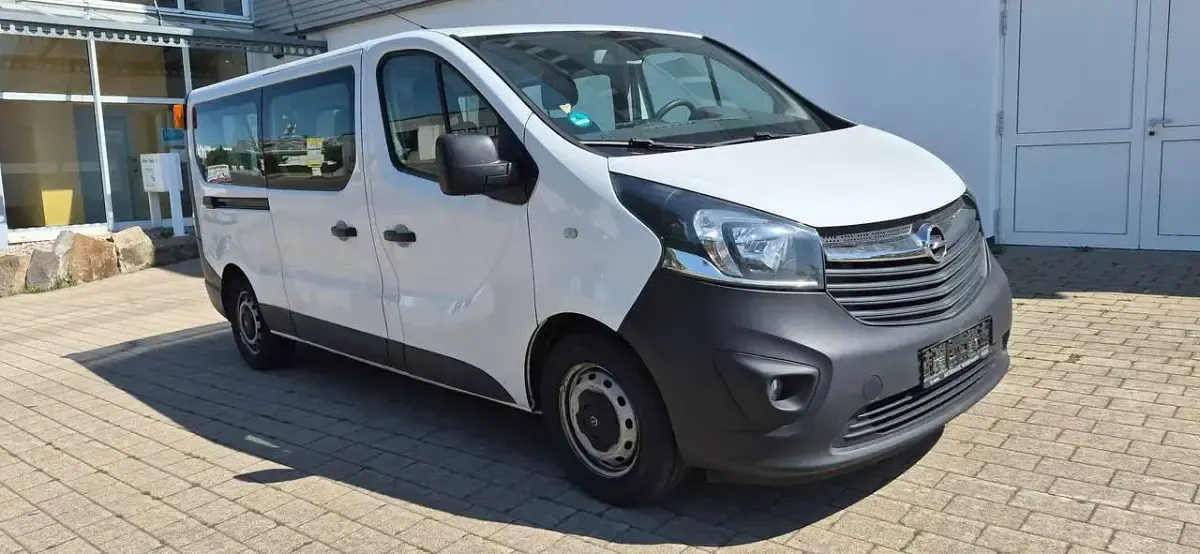 Gebraucht Opel Vivaro 125 PS (91 kW) 2016 Casabl/arctic/eisweiss/kaolin Van / Kleinbus