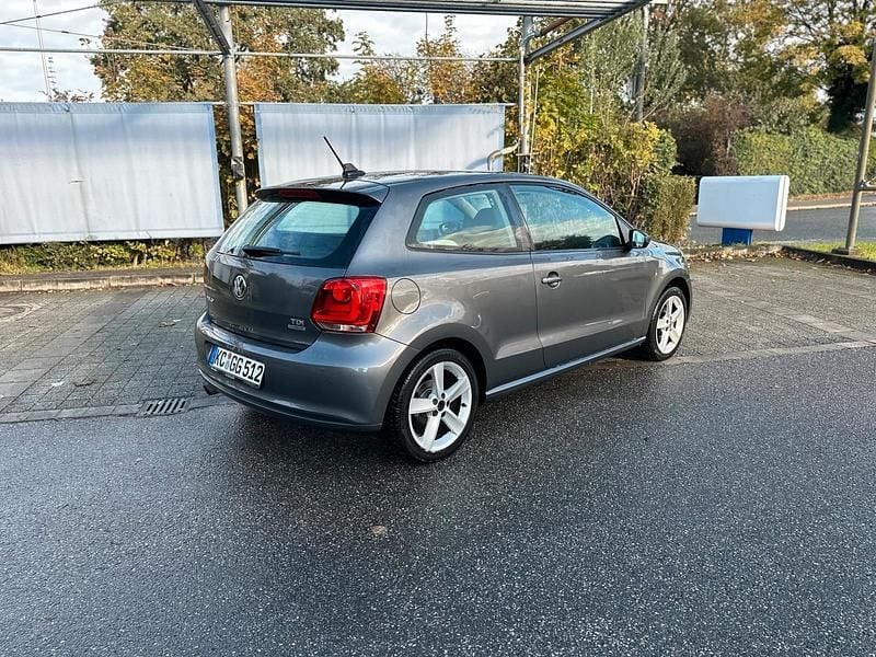 Gebraucht VW Polo 90 PS (66 kW) 2010 Grau Kleinwagen