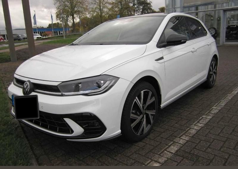 Weiß Gebraucht 2024 VW Polo R-line Coupé | 25.000 € - Bild 1/3