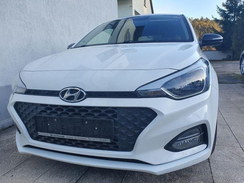Weiß Gebraucht 2019 Hyundai i20 Active Kleinwagen | 8.750 € (Superpreis) - Bild 1/4