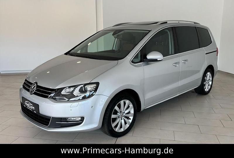Silber Gebraucht 2013 VW Sharan Highline Van / Kleinbus | 16.990 € (Etwas zu teuer) - Bild 1/4