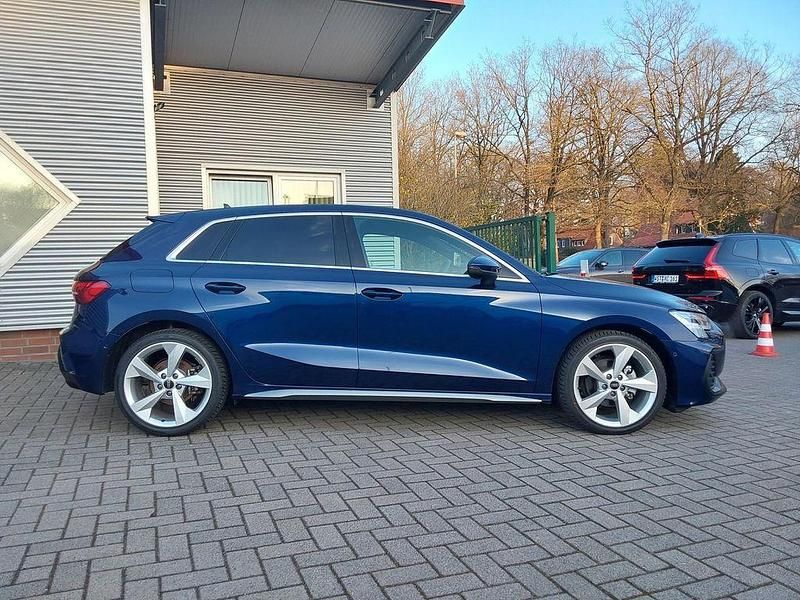 Gebraucht Audi A3 S-Line 150 PS (110 kW) 2024 Navarrablau Limousine