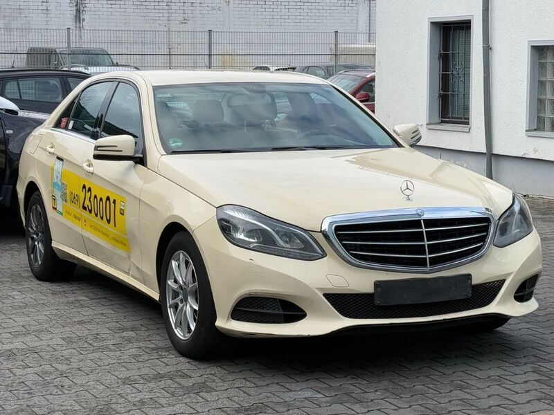 Gebraucht Mercedes E220 170 PS (125 kW) 2016 Gelb Limousine
