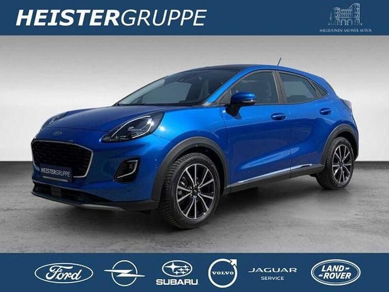 Blau (dynamicblau metallic) Gebraucht 2024 Ford Puma Titanium SUV | 23.890 € (Fairer Preis) - Bild 1/4