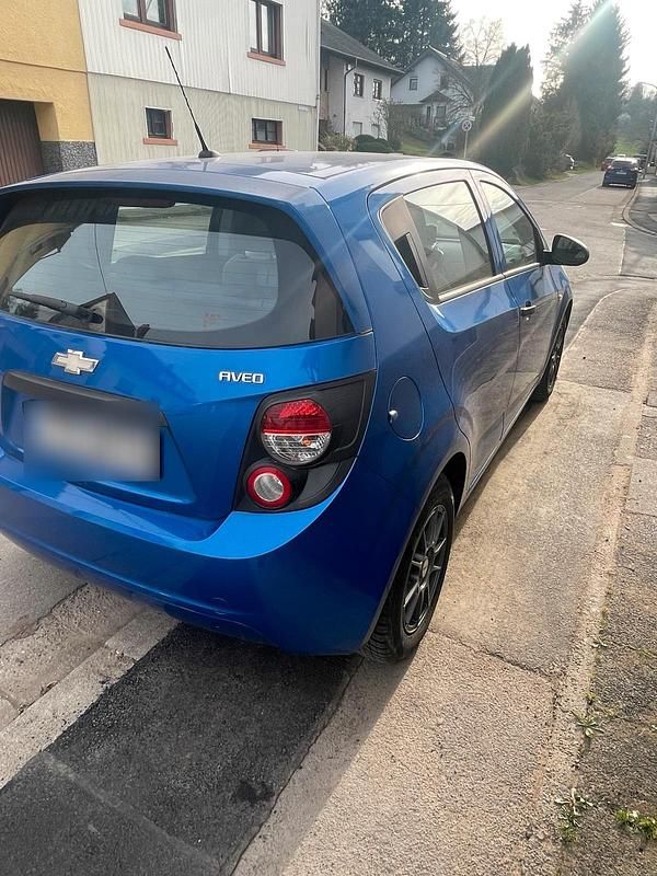 Gebraucht Chevrolet Aveo 69 PS (50 kW) 2012 Blau Kleinwagen