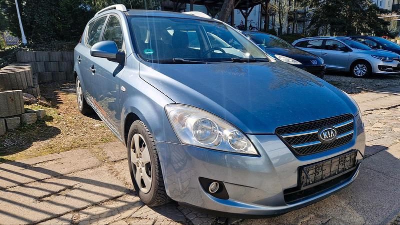 Gebraucht Kia Ceed 90 PS (66 kW) 2008 Blau Kleinwagen