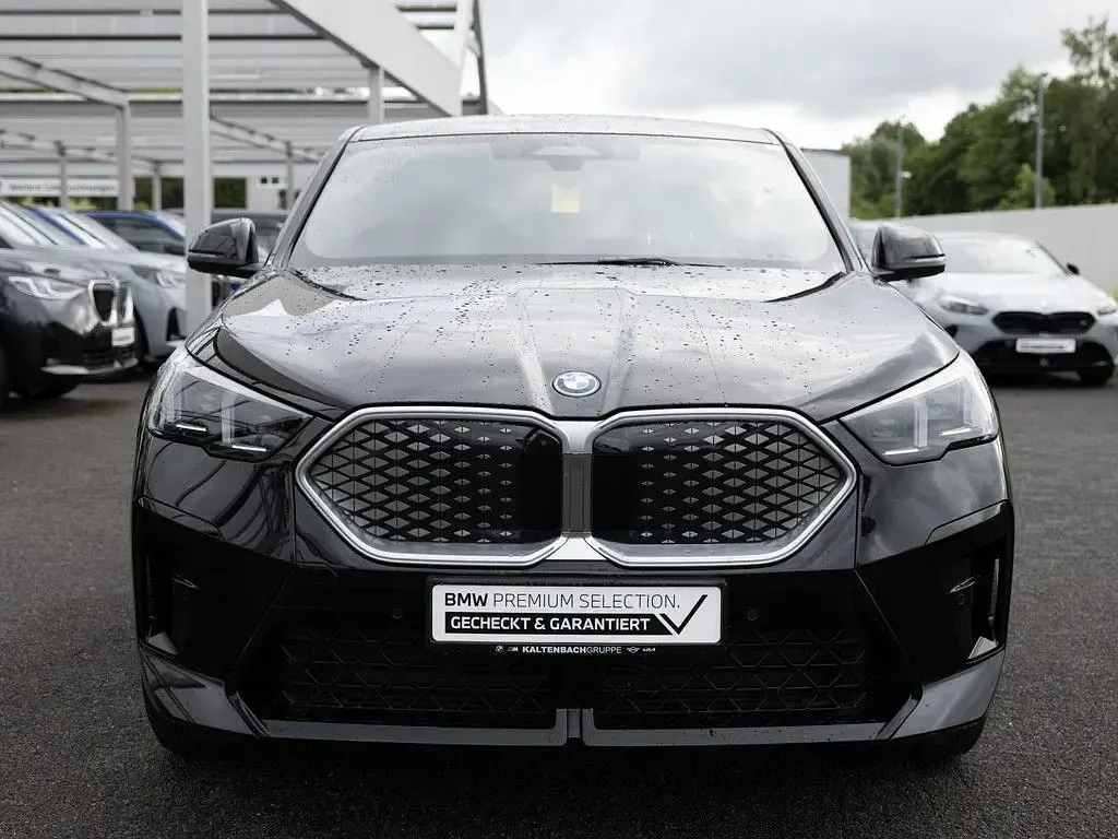 Gebraucht BMW iX2 M Sport 230 kW (313 PS) 2025 Schwarz SUV