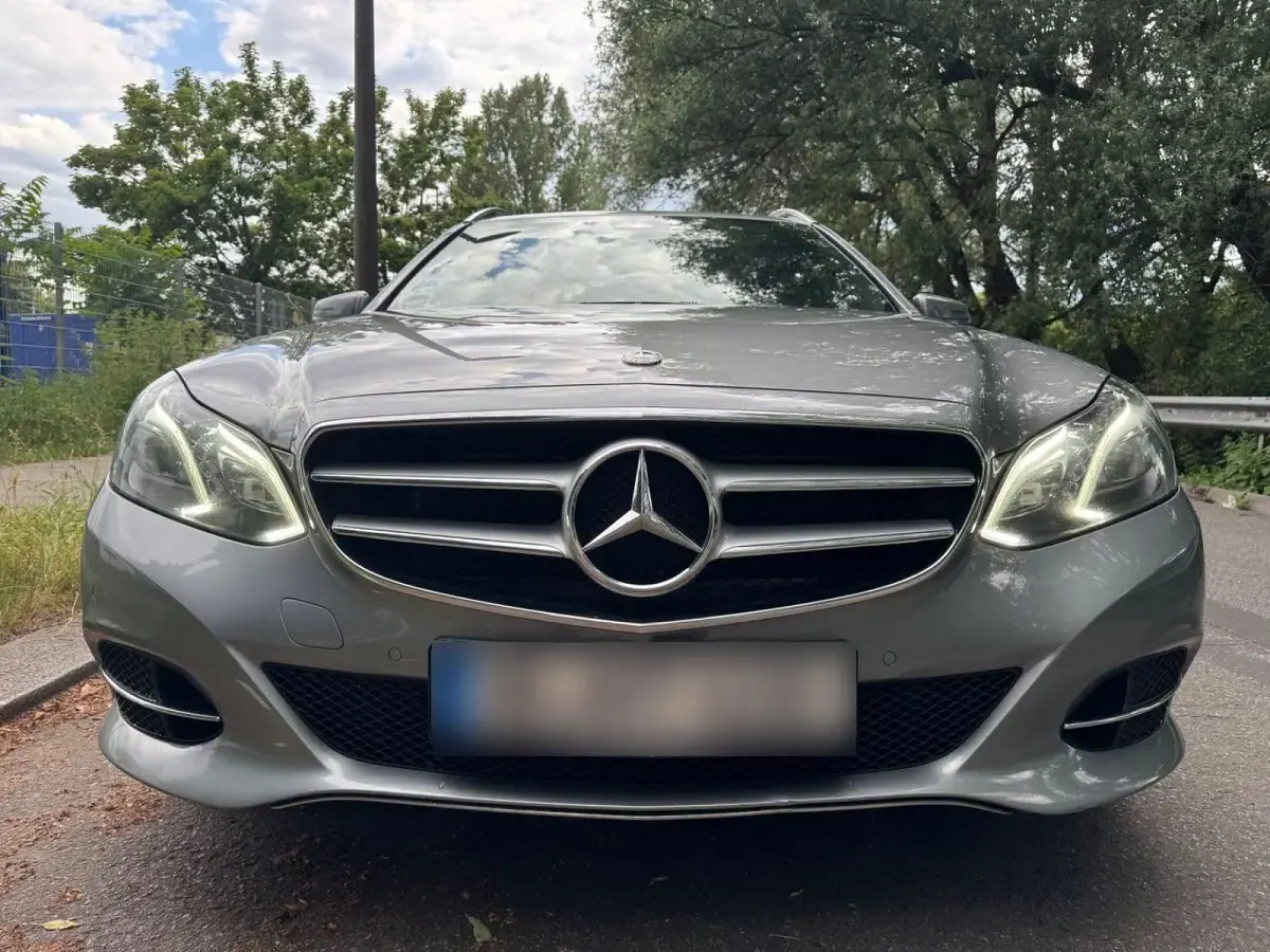 Gebraucht Mercedes E220 Elegance 170 PS (125 kW) 2014 Grau Kombi