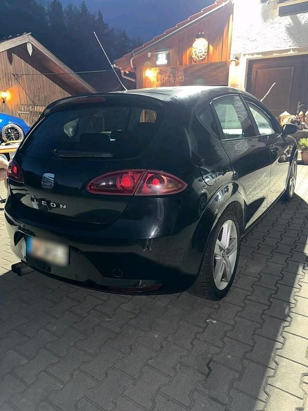 Usata Seat Leon 180 CV (132 kW) 2005 Nero Utilitaria