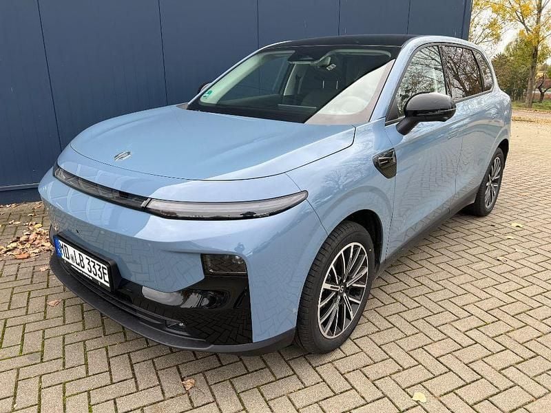 Neu Leapmotor B10 160 kW (218 PS) 2025 Starry night blue SUV