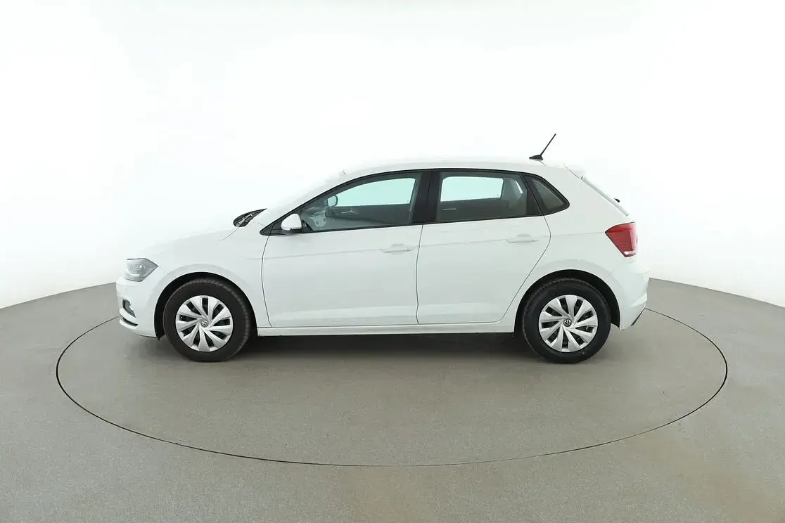 Gebraucht VW Polo Comfortline 95 PS (69 kW) 2021 Weiß Kleinwagen