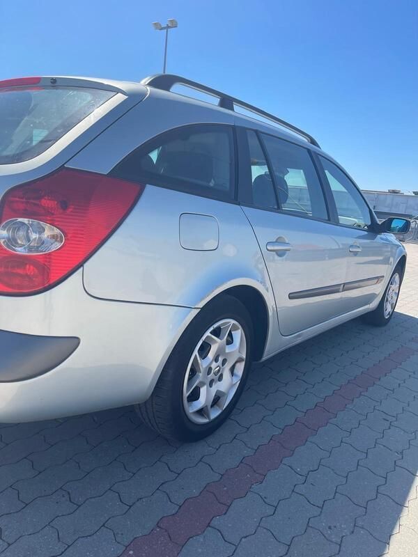 Grau Gebraucht 2004 Renault Laguna II Kombi | 500 € (Superpreis) - Bild 1/4
