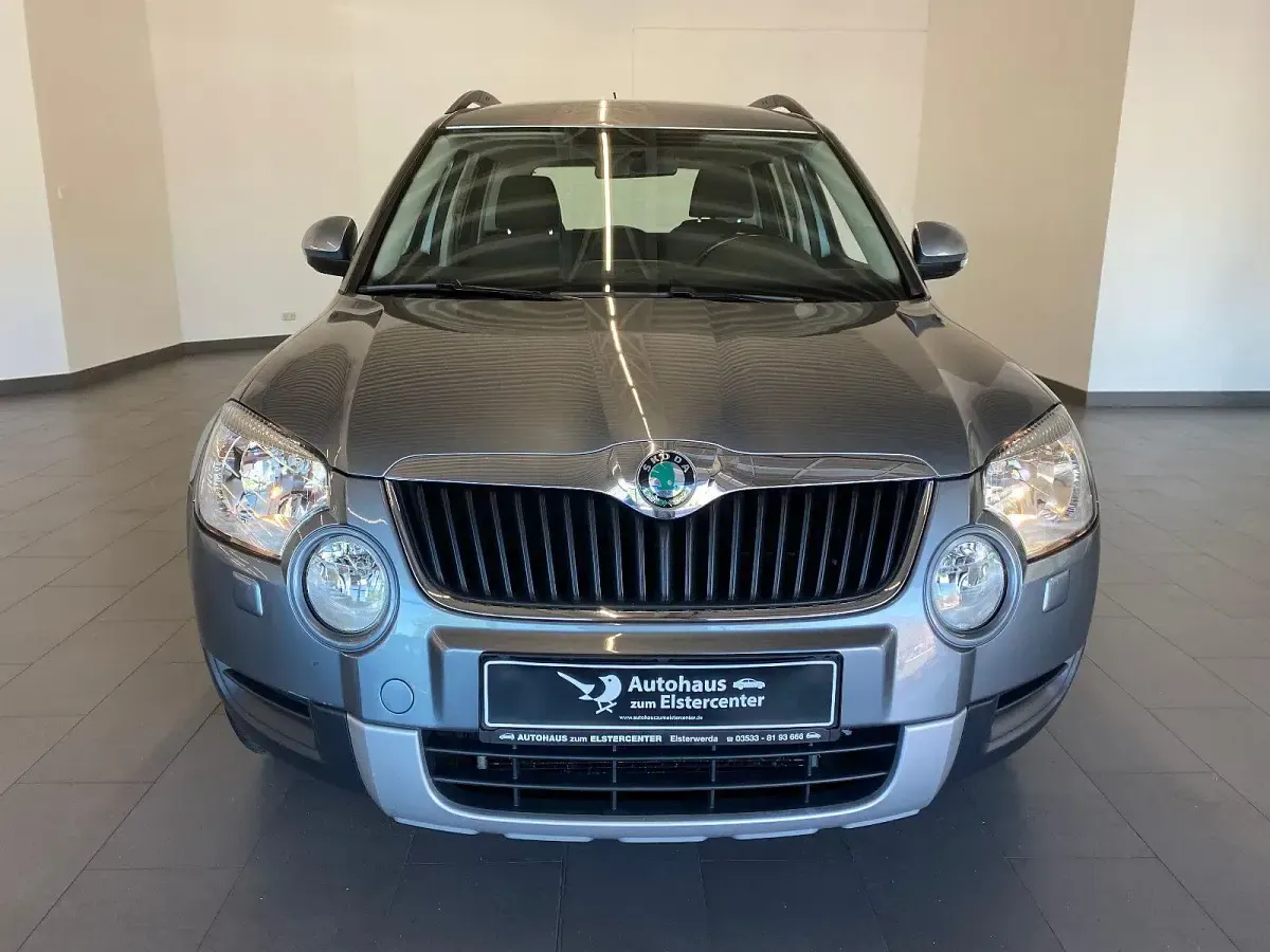 Gebraucht Skoda Yeti Ambition 105 PS (77 kW) 2012 Grau SUV