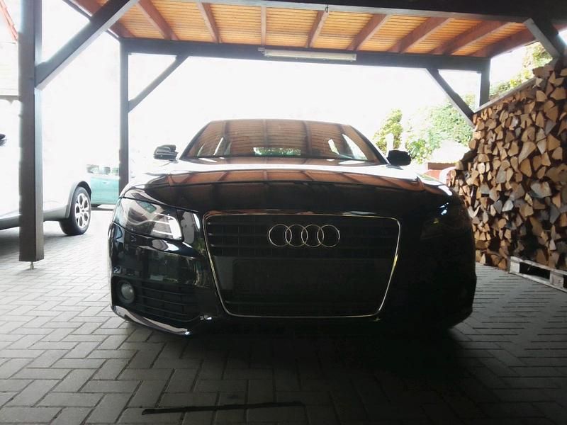 Schwarz Gebraucht 2011 Audi A4 Kombi | 6.790 € (Guter Preis) - Bild 1/4