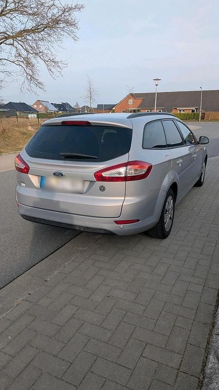 Gebraucht Ford Mondeo 140 PS (102 kW) 2012 Grau Kombi