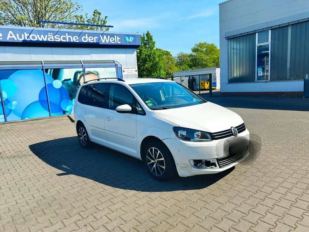 Gebraucht VW Touran Style 150 PS (110 kW) 2011 Weiß Van / Kleinbus