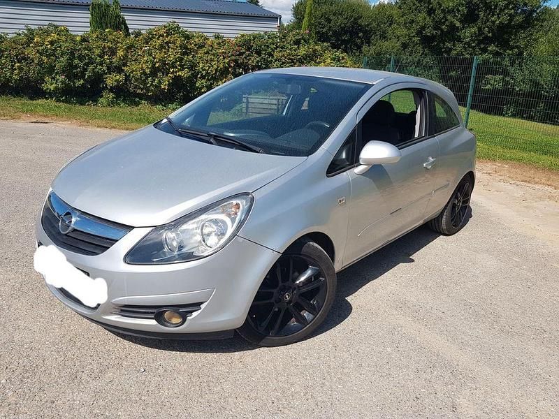 Silber Gebraucht 2007 Opel Corsa Sport Limousine | 2.000 € (Guter Preis) - Bild 1/4