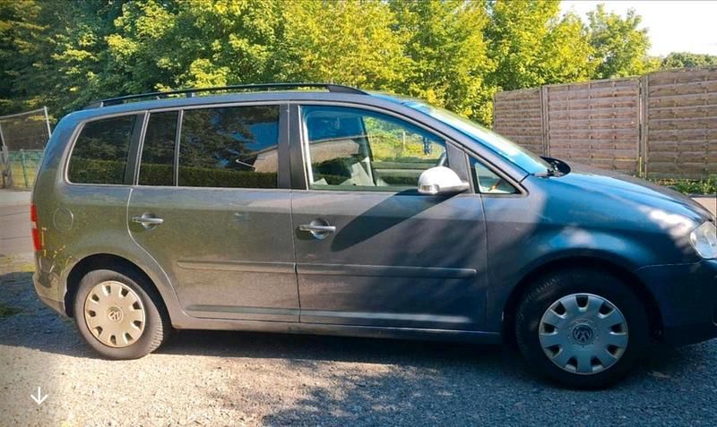 Grau Gebraucht 2006 VW Touran Van / Kleinbus | 1.800 € (Fairer Preis) - Bild 1/4