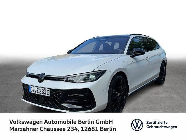 Oryxweiß perlmutteffekt grenad Gebraucht 2024 VW Passat R-line Kombi | 59.663 € - Bild 1/3