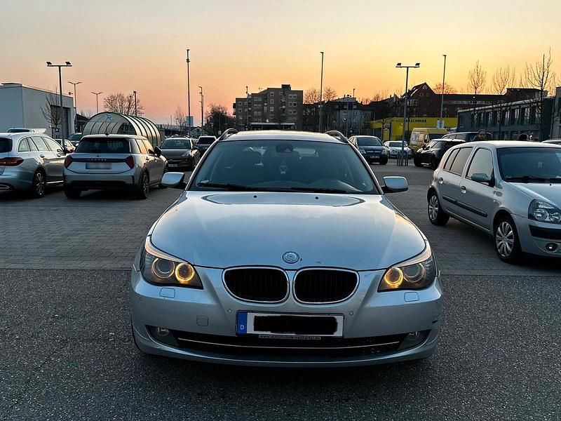 Gebraucht BMW 520 177 PS (130 kW) 2009 Grau Kombi