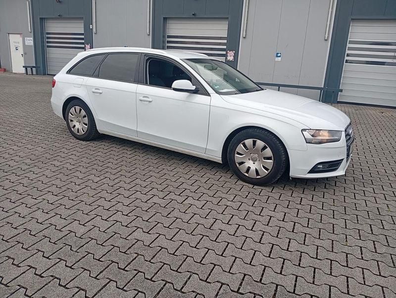 Weiß Gebraucht 2013 Audi A4 Attraction Kombi | 7.600 € (Guter Preis) - Bild 1/4