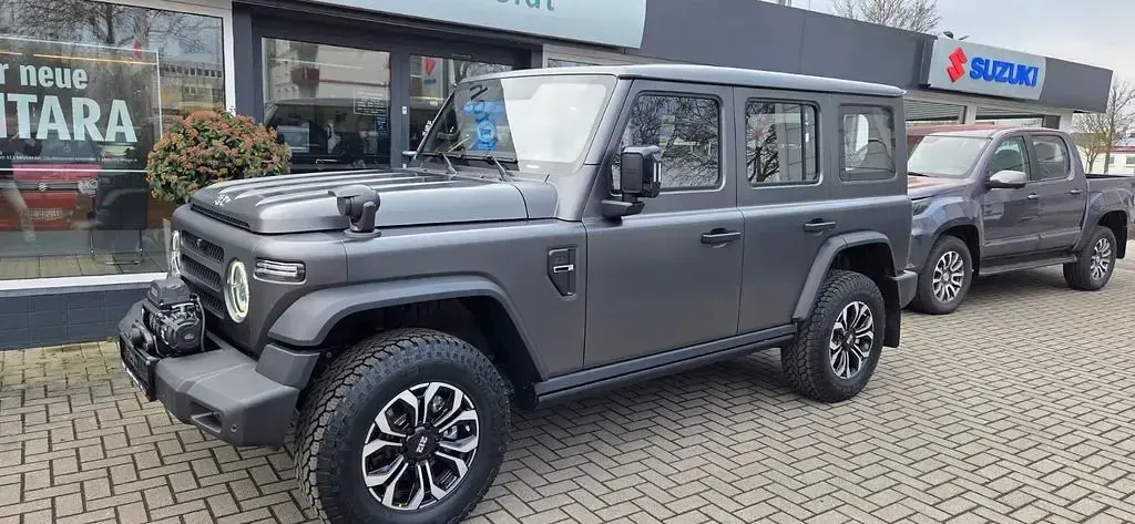 Neu BAW 212 166 PS (122 kW) 2026 Grau SUV