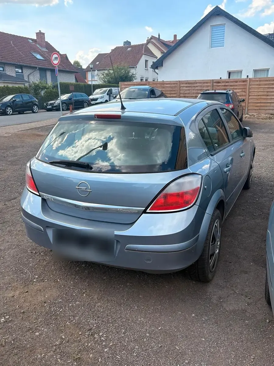 Gebraucht Opel Astra 105 PS (77 kW) 2006 Andere farben Kleinwagen