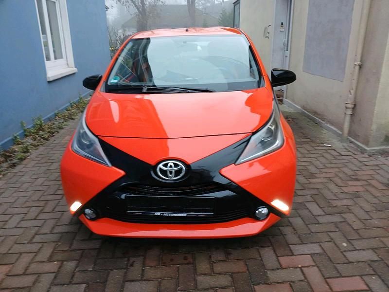 Gebraucht Toyota Aygo X-cite 69 PS (50 kW) 2014 Orange Kleinwagen