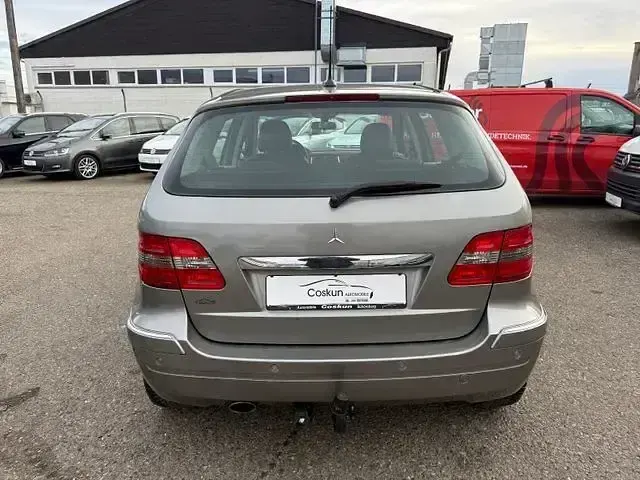 Gebraucht Mercedes B200 258 PS (189 kW) 2006 Grau Van / Kleinbus