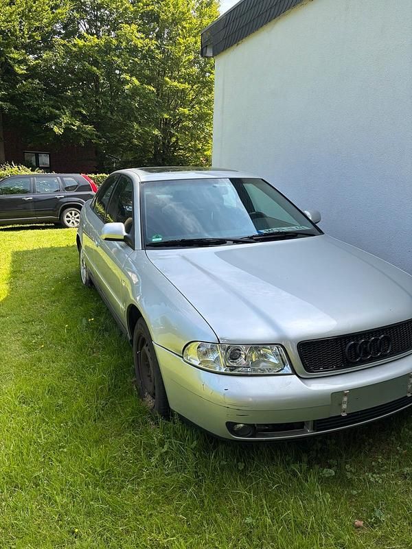 Silber Gebraucht 1999 Audi A4 Sport Limousine | 3.200 € (Fairer Preis) - Bild 1/4