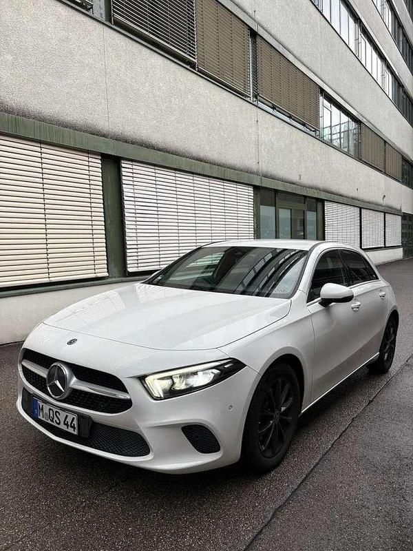 Gebraucht 2018 Mercedes A200 Limousine | 19.000 € (Etwas zu teuer) - Bild 1/4