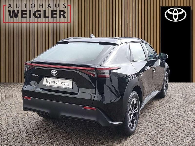 Gebraucht Toyota bZ4X Comfort 150 kW (204 PS) 2025 Schwarz SUV