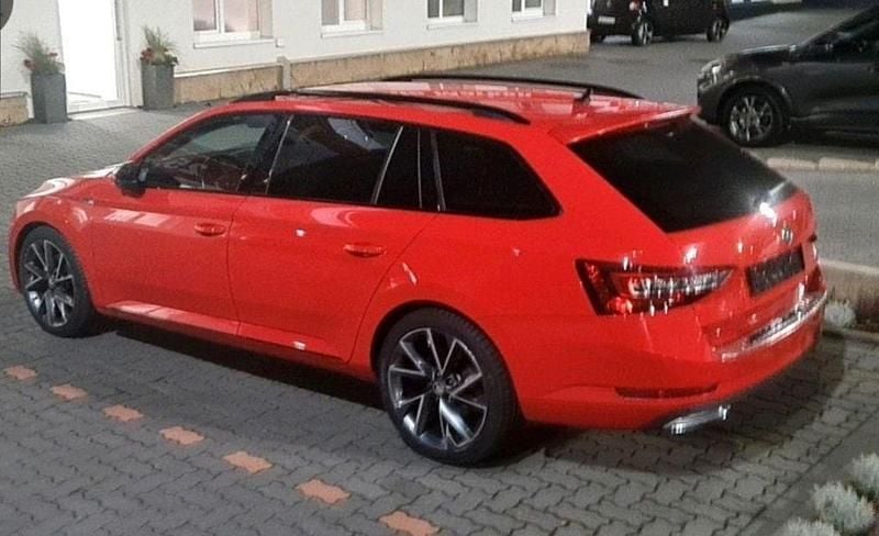 Gebraucht Skoda Superb SportLine 190 PS (139 kW) 2017 Rot Kombi