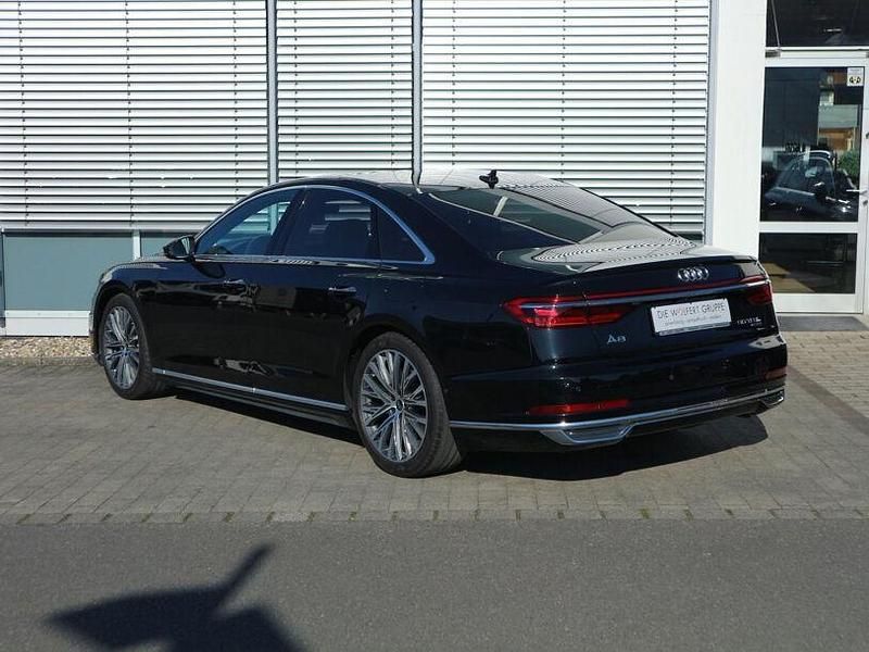 Gebraucht Audi A8 Ambiente 449 PS (330 kW) 2021 Mythosschwarz metallic Limousine