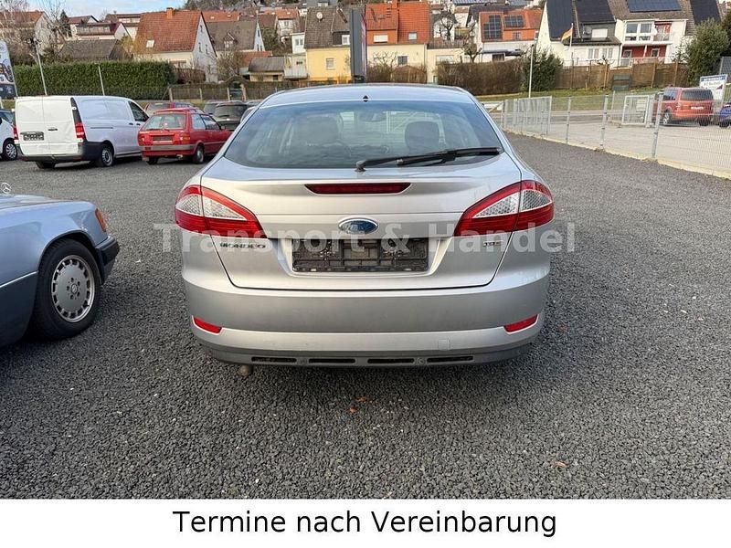 Gebraucht Ford Mondeo Ghia 131 PS (96 kW) 2007 Silber Limousine