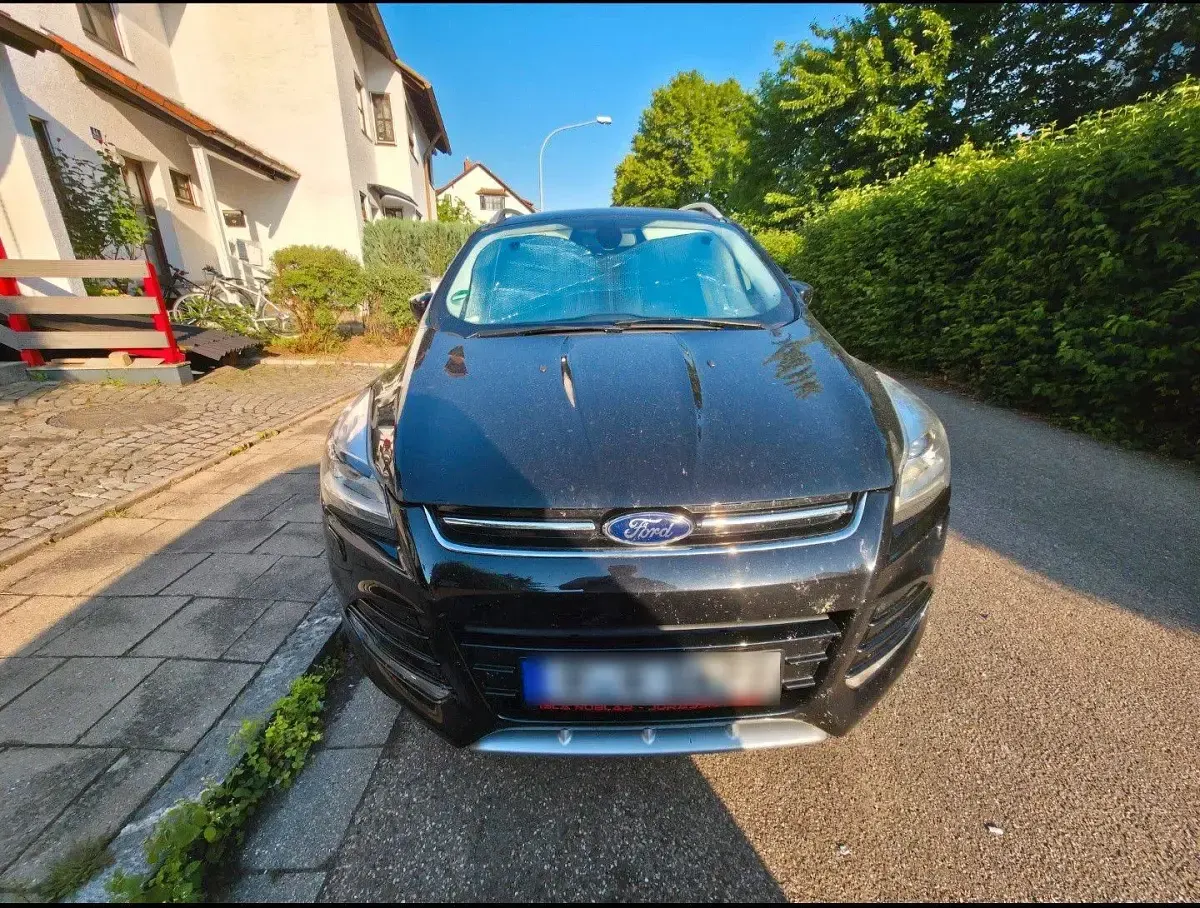 Gebraucht Ford Kuga Trend 179 PS (131 kW) 2015 Schwarz SUV