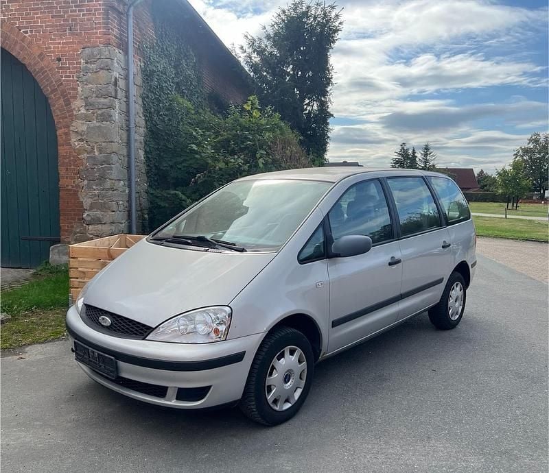 Silber Gebraucht 2001 Ford Galaxy Van / Kleinbus | 1.799 € (Guter Preis) - Bild 1/4