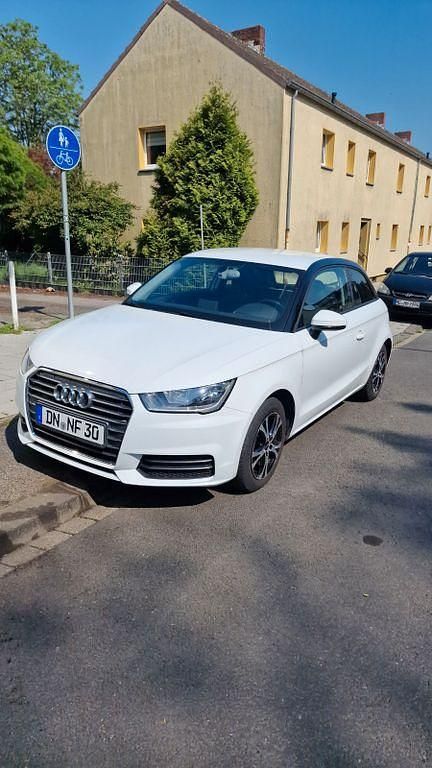 Weiß Gebraucht 2015 Audi A1 Kleinwagen | 8.299 € (Guter Preis) - Bild 1/4