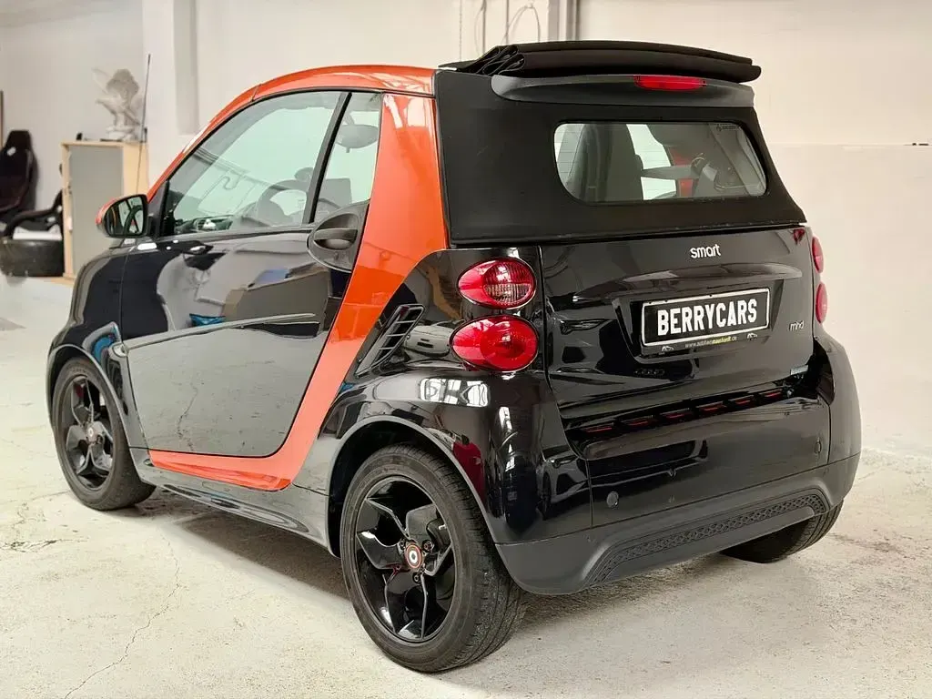 Usata Smart ForTwo Cabrio Edition Flashlight 71 CV (52 kW) 2015 Nero Cabrio