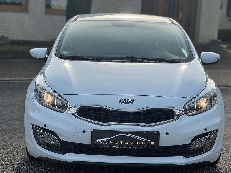 Gebraucht Kia Ceed 135 PS (99 kW) 2013 Weiß Kleinwagen