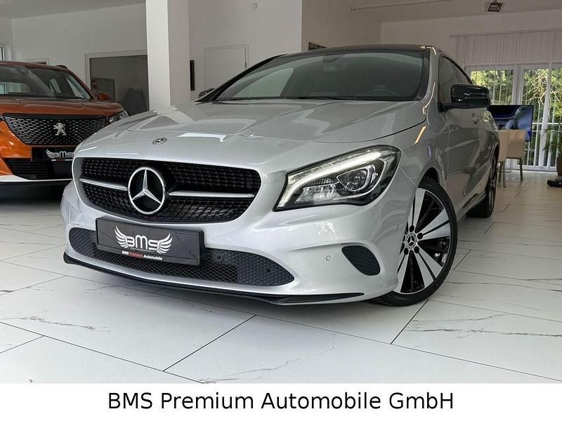 Silber Gebraucht 2018 Mercedes CLA220 Limousine | 19.975 € (Fairer Preis) - Bild 1/4