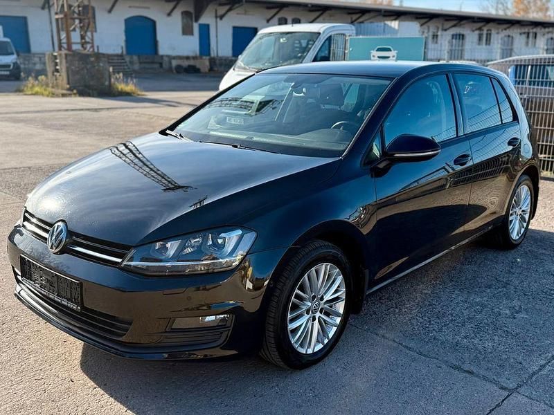 Schwarz Gebraucht 2014 VW Golf VII Cup Limousine | 11.890 € (Fairer Preis) - Bild 1/4