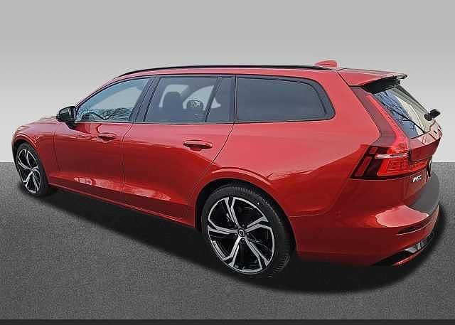 Gebraucht Volvo V60 145 PS (106 kW) 2025 Kombi